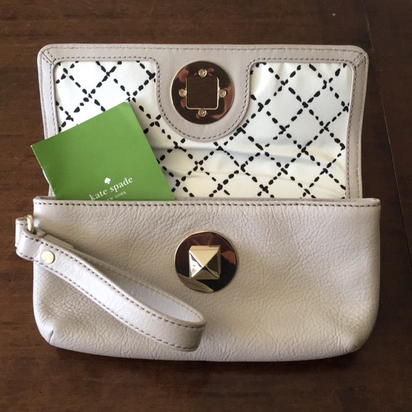 Kate Spade Chrystie Street wristlet - Picture 2 of 3